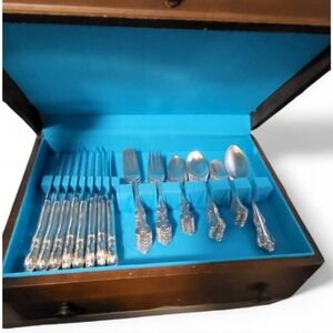 1847 Rogers Bros. Orleans 1964 IS Silver plate Cutlery Set
